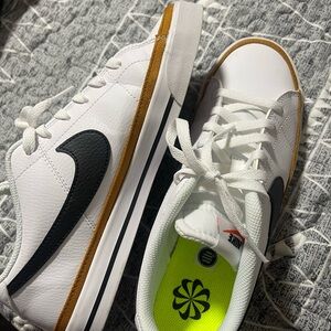 Women's Nike Court Legacy